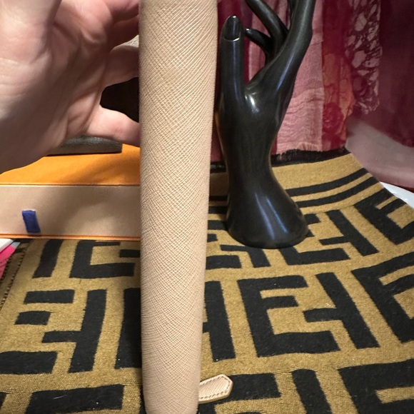 Prada long wallet in excellent condition. Beautiful blush color. - Picture 5 of 7